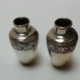 Par de jarras de pequenas dimensões