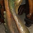 Mesa de apoio com cisnes