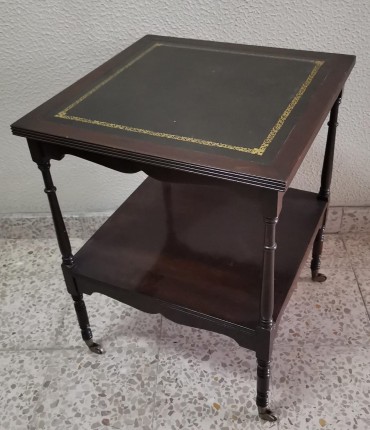 Mesa de apoio quadrada