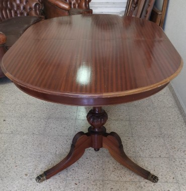 Mesa de jantar pé de galo