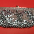 Bolsa de toilete missangas e lantejoulas