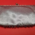 Bolsa de toilete missangas e lantejoulas