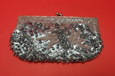 Bolsa de toilete missangas e lantejoulas