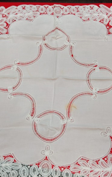 Toalha de chá renda de Bruxelas