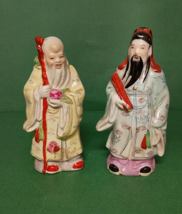 Duas esculturas de sábios chineses