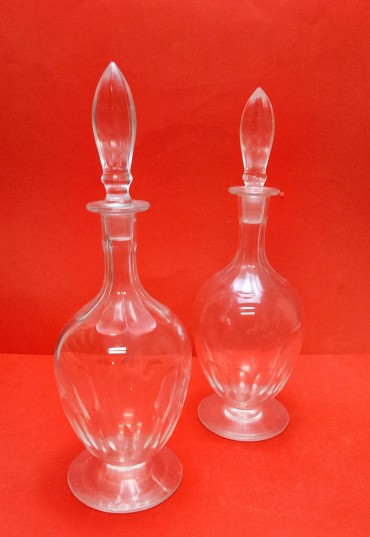 Duas garrafas de vinho cristal (peq.)
