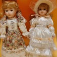 Duas bonecas porcelana