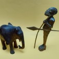 Homem e elefante