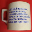 Caneca e três cavalos
