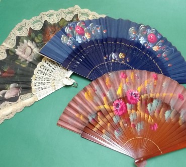 Conjunto de três leques
