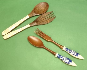 Dois pares de talheres madeira (salada) 