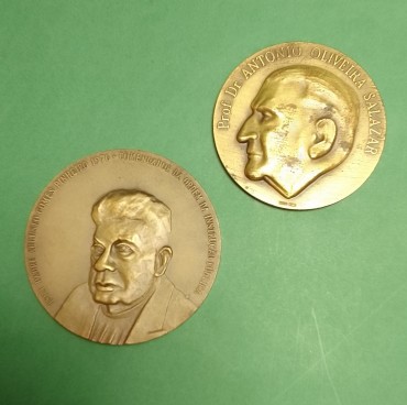Duas medalhas em bronze