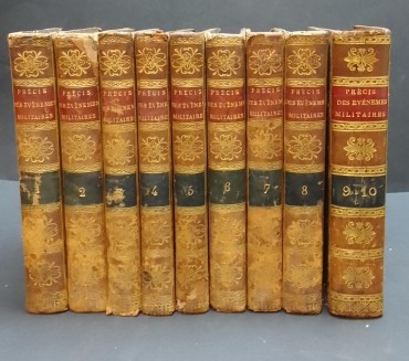 «Précis des Événements Militaires ou Essais Historiques sur les campagnes de 1799à 1814, Avec cartes et Plans-9 volumes»