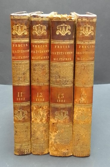 «Précis des Événements Militaires ou Essais Historiques sur les campagnes de 1799 à 1814, Avec cartes et Plans  - 4 volumes»