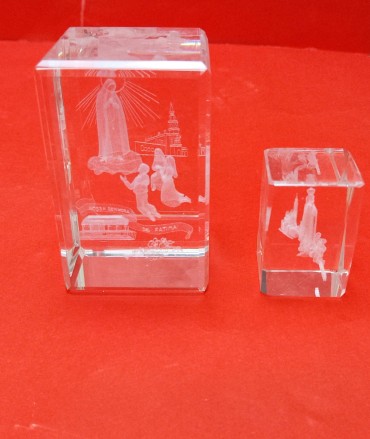 Dois cubos em cristal