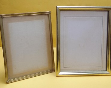 Duas molduras de mesa 