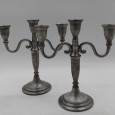 Par de candelabros »