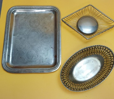 Bandeja e dois cestos