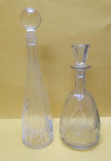 Duas garrafas em cristal