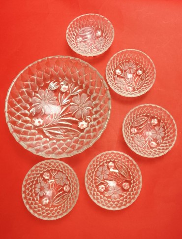 Taça e quatro tacinhas