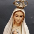 Nossa Senhora com terço