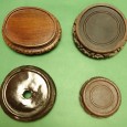Quatro bases para jarras