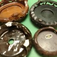 Quatro bases para jarras