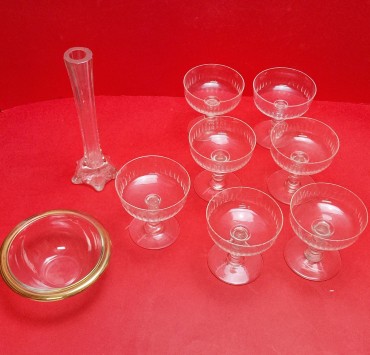 lote de copos, solitário e taça