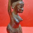 Figura feminina africana