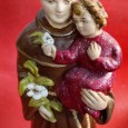 Santo António e o menino vestido de encarnado