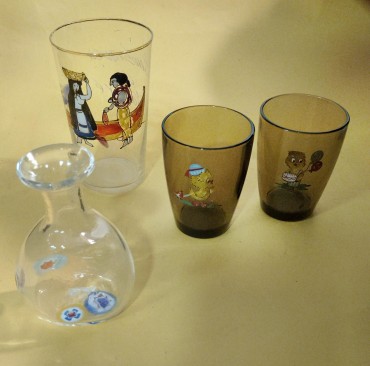 Três copos VINTAGE e frasco MURANO