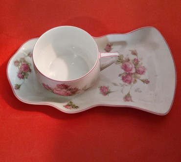 Chávena almoçadeira «rosas»