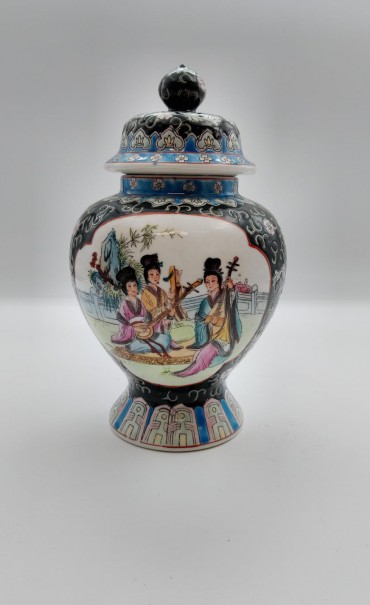Pote com figuras orientais