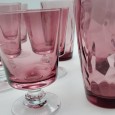 Sete copos cor de vinho
