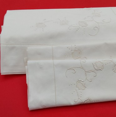 lençol e duas fronhas bordados