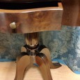 Mesa de apoio com gaveta