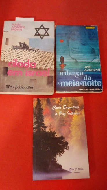 Três livros