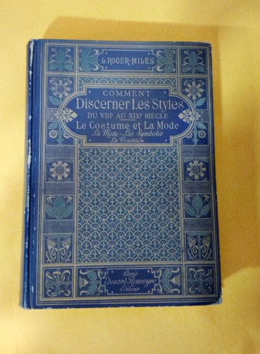 «Discerner Les Styles. Le Costume et la Mode