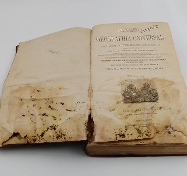 «Diccionario de Geographia Universal por uma sociedade de Homens da Sciencia-4 volumes»