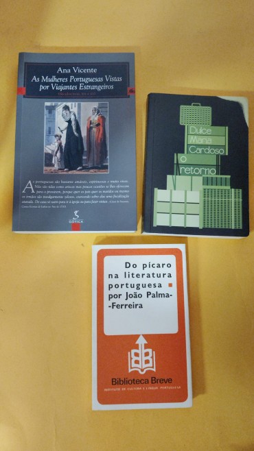 três livros