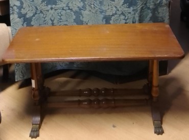«Sofa table»
