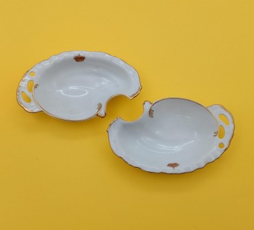 Dois covilhetes vazadas