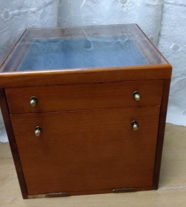 «Móvel vitrine»