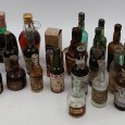 «Lote de 25 garrafas miniatura»