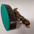 Cão de caça com base