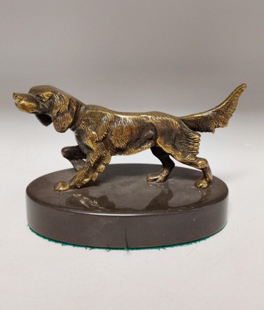 Cão de caça com base