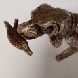 Cão com presa na boca