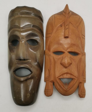 Duas máscaras tribais