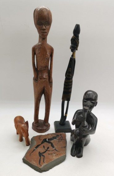 Conjunto de esculturas e pedra