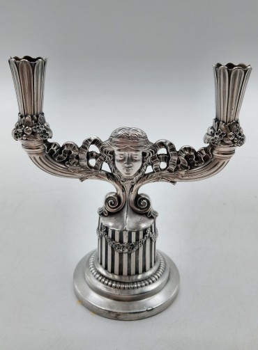 Candelabro de dois lumes 
